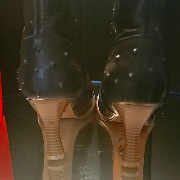 Lady beautiful black leather, ostrich boots sz 7 daisy's on side - Picture 3 of 8